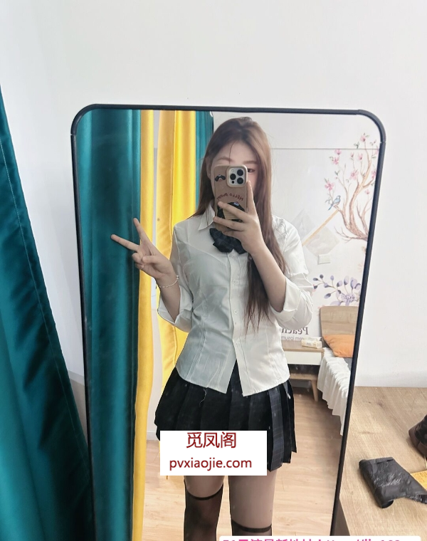 清纯大胸配合小妹妹