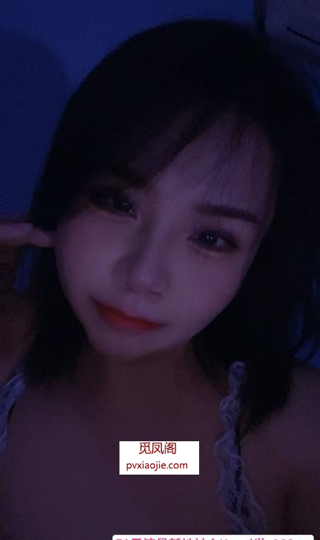 过年不打烊制服少妇